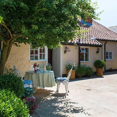 Wren Cottage, A Very Cosy Historic Coastal Cottage In A Pretty Little Village Wickham Market Extérieur photo