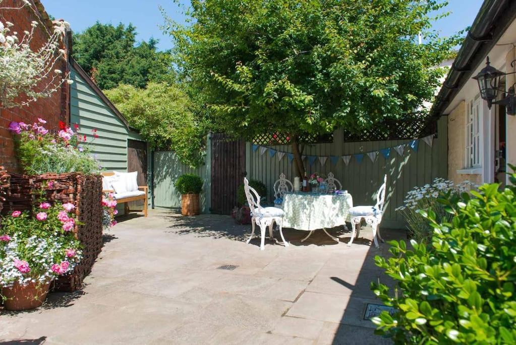 Wren Cottage, A Very Cosy Historic Coastal Cottage In A Pretty Little Village Wickham Market Extérieur photo